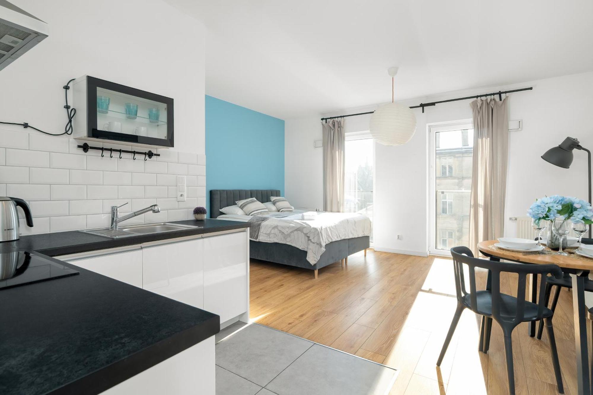 Klimatyczne I Nowoczesne Studio Very Berry W Poznaniu By Noclegi Renters Екстер'єр фото