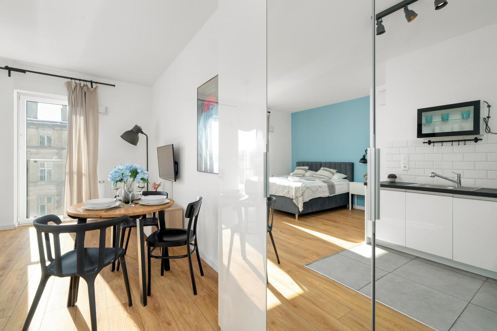 Klimatyczne I Nowoczesne Studio Very Berry W Poznaniu By Noclegi Renters Екстер'єр фото